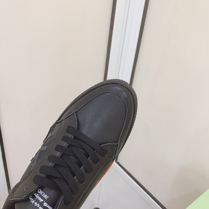 Off-White c/o Virgil Abloh