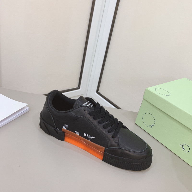 Off-White c/o Virgil Abloh