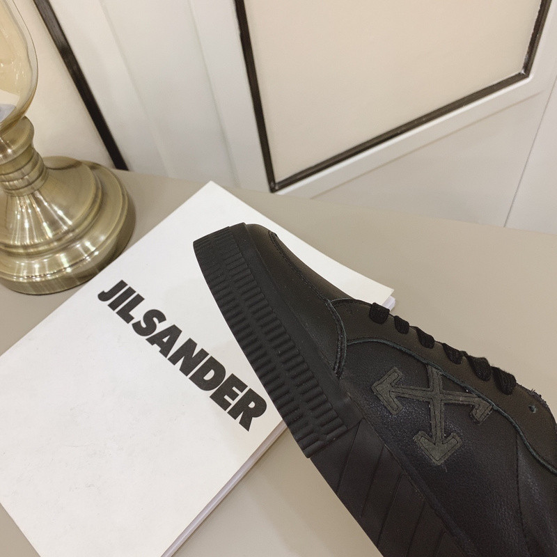 Off-White c/o Virgil Abloh
