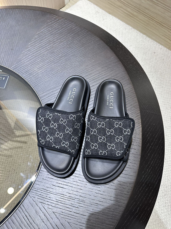 GUC LEATHER SLIDE