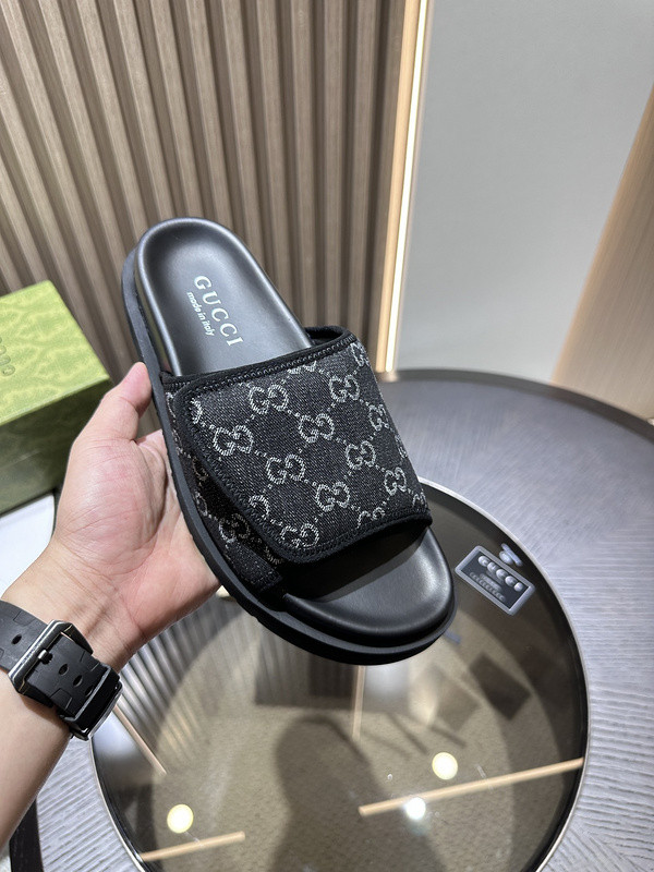 GUC LEATHER SLIDE