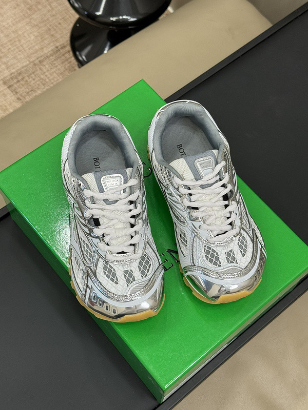 Bo*te*ga ve*ne*ta orbit low top lace up sneaker in silver & white