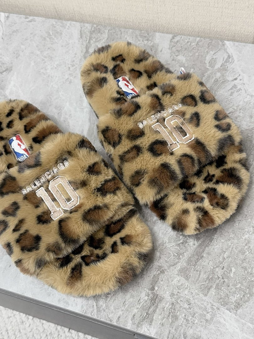 Ba1en*iaga SLIDES
