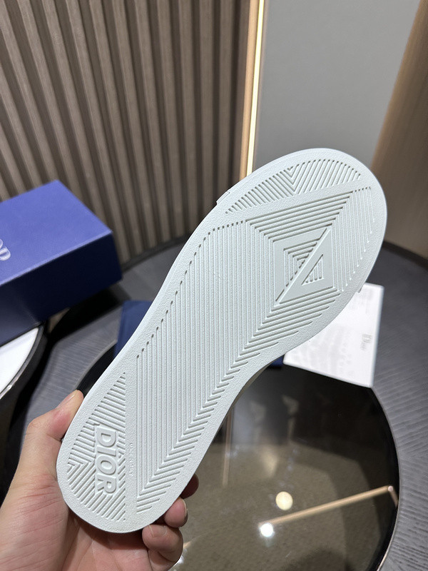 DR B33 SNEAKER