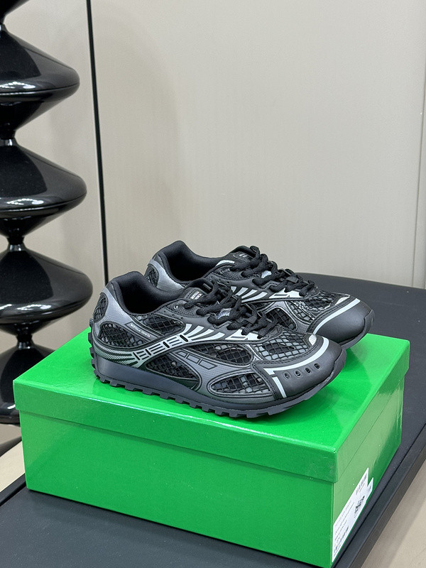 Bo*te*ga ve*ne*ta low-top orbit sneakers in black