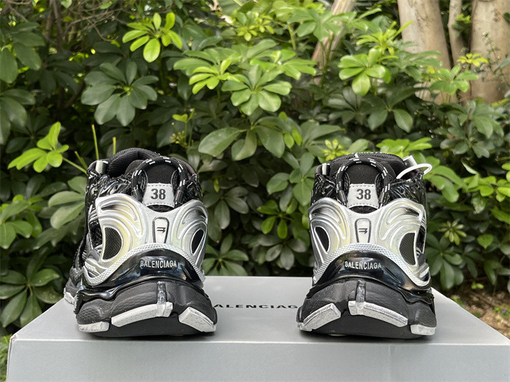 Balenciaga Runner 772767-W3RMU-1100