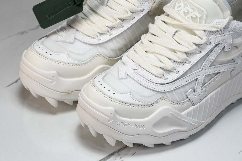 OW C/O ODSY-1000 SPORTS SHOES