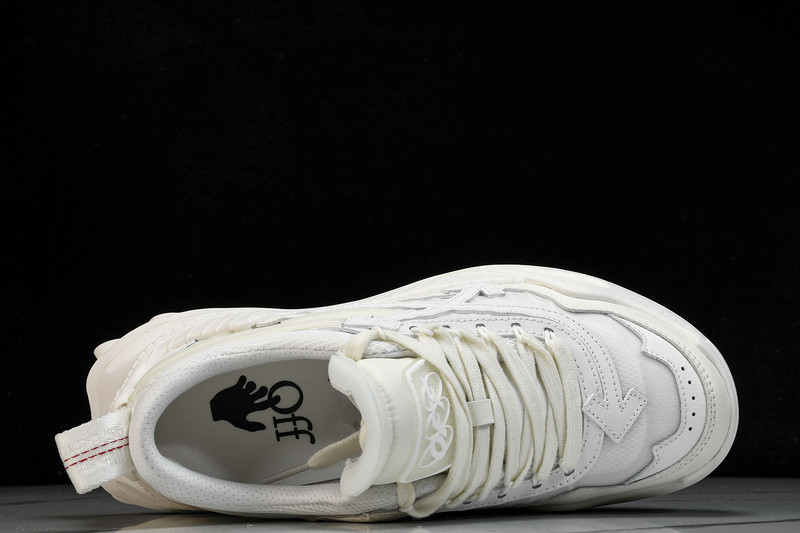 OW C/O ODSY-1000 SPORTS SHOES