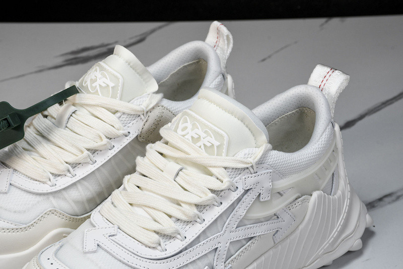 OW C/O ODSY-1000 SPORTS SHOES