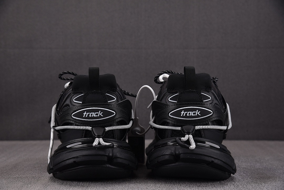 Ba1en*iaga TRACK 800592 WTRHK 1020