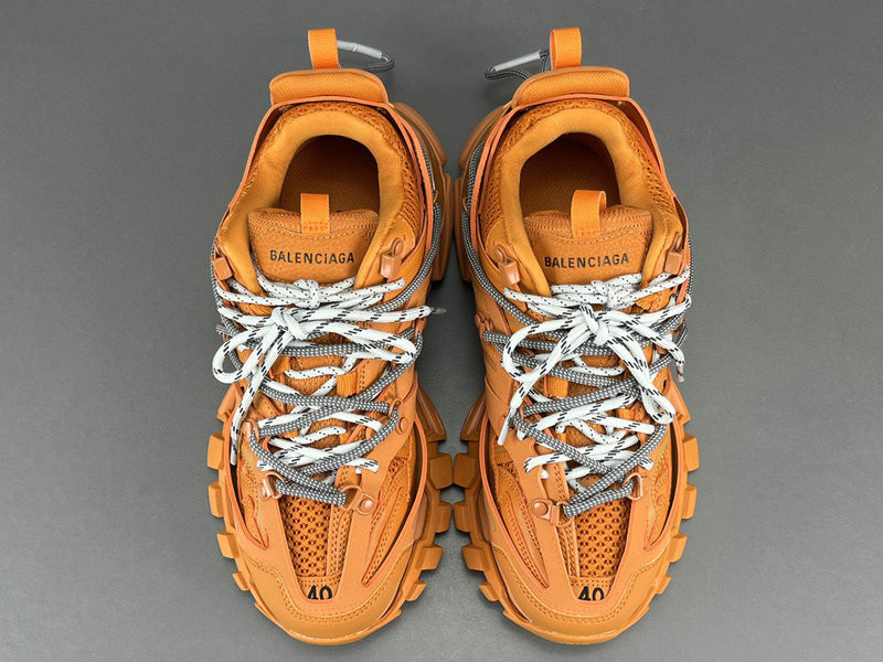 BALENCIAGA TRACK 800592 WTRHK 7000