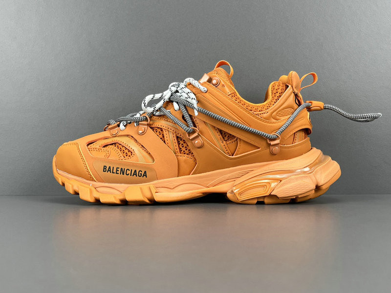 BALENCIAGA TRACK 800592 WTRHK 7000