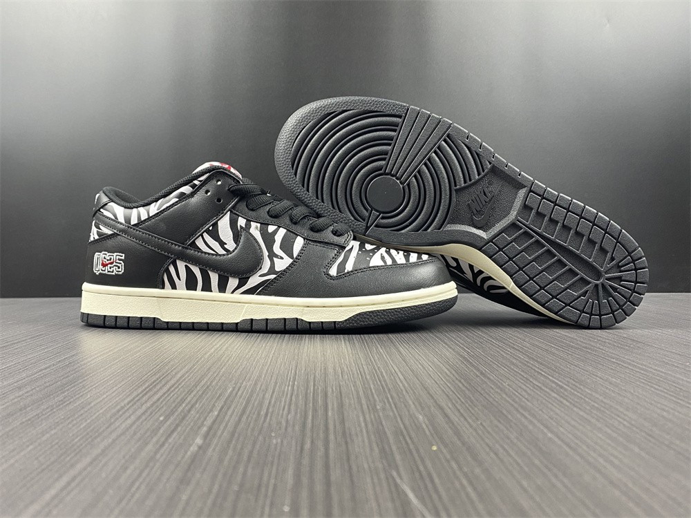 QUARTERSNACKS X NIKE DUNK LOW SB
