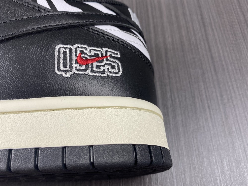 QUARTERSNACKS X NIKE DUNK LOW SB