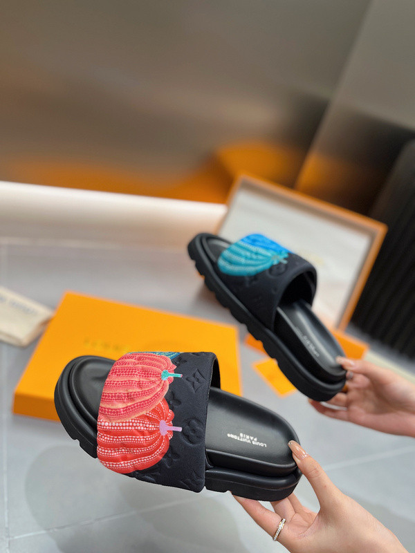 LOU1_TON SLIPPERS