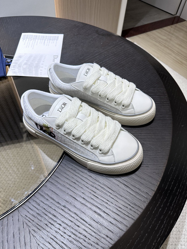 DR B33 SNEAKER