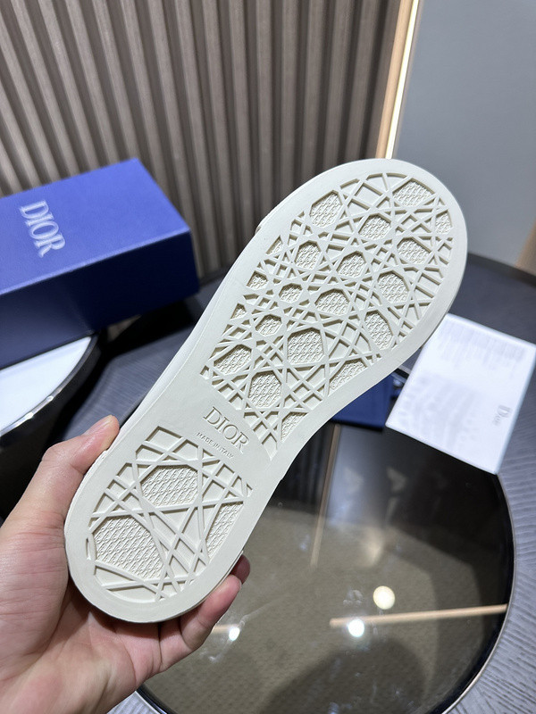 DR B33 SNEAKER