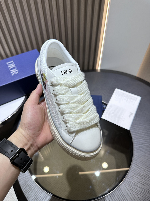 DR B33 SNEAKER