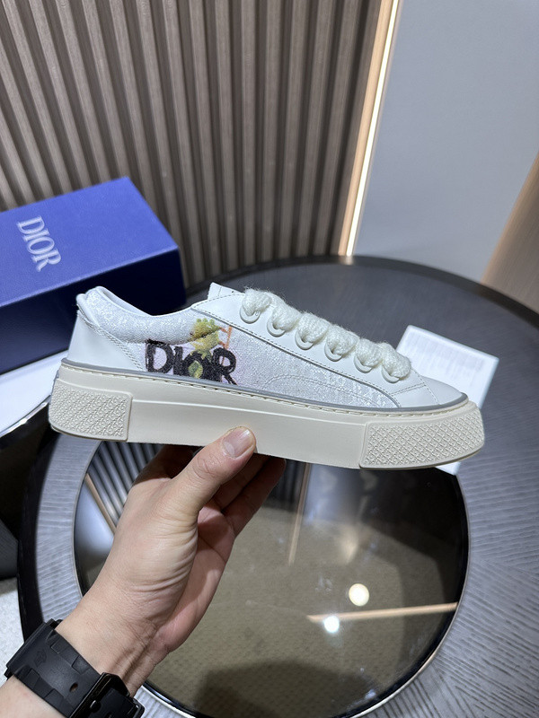 DR B33 SNEAKER