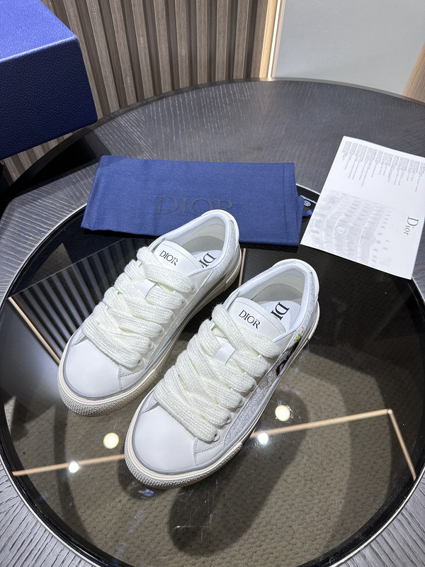 DR B33 SNEAKER