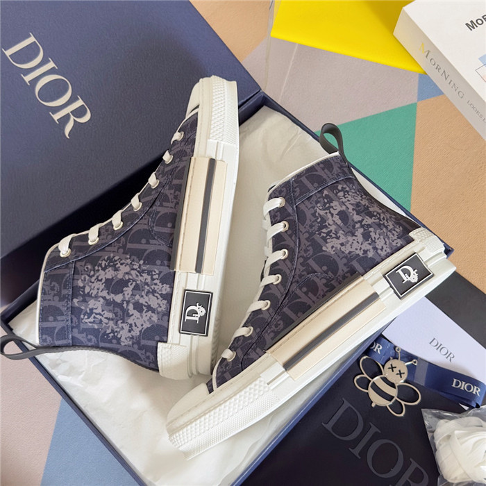 D B23 HIGH-TOP SNEAKERS