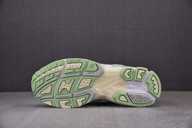As*ic*s gel-kayano 14