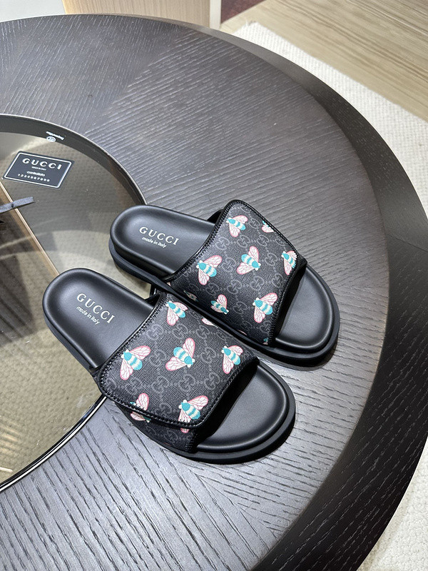 GUC LEATHER SLIDE