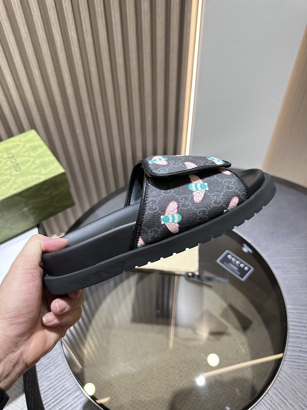 GUC LEATHER SLIDE