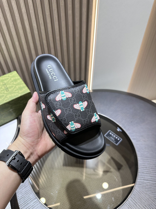 GUC LEATHER SLIDE