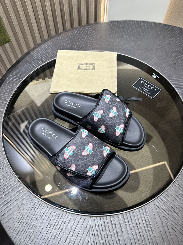 GUC LEATHER SLIDE