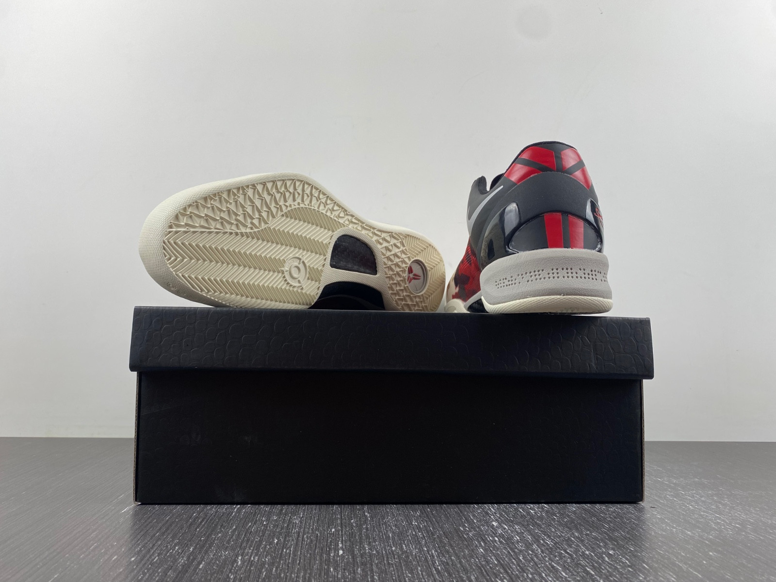 Nike Kobe 8 Milk Snake - 555035-601