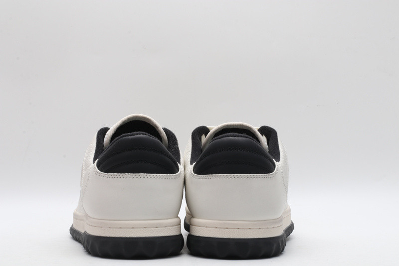 G*u*i sneakers
