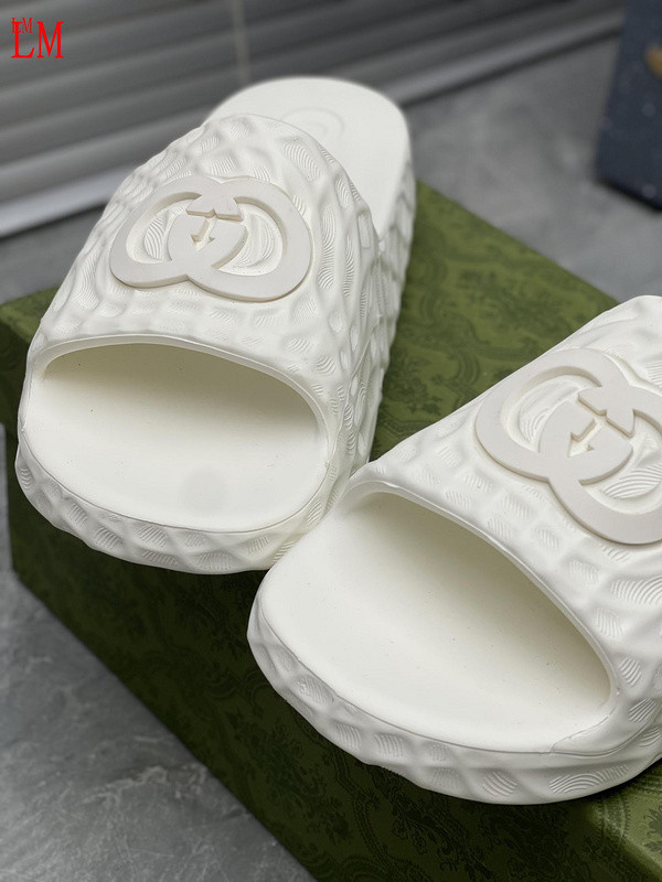 GUC LEATHER SLIDE