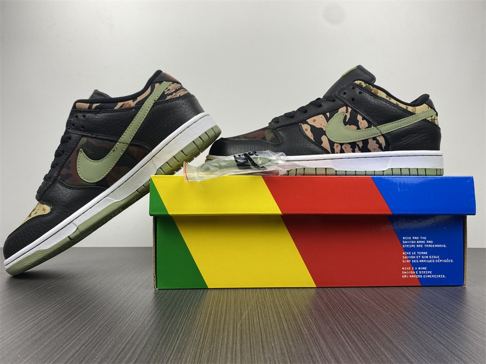 NIKE DUNK LOW SE
