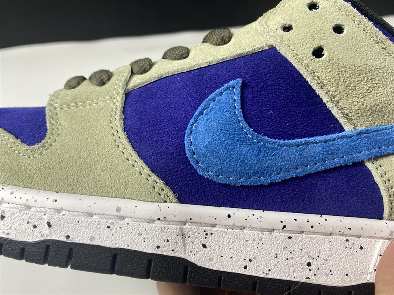 NIKE DUNK LOW SB CELADON BQ6817-301