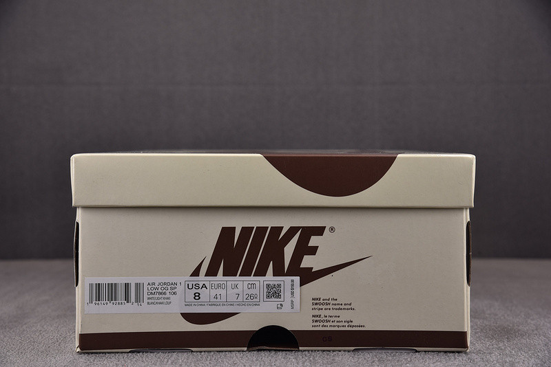 Travis Scott x Air Jordan 1 Low OG DM7866-106