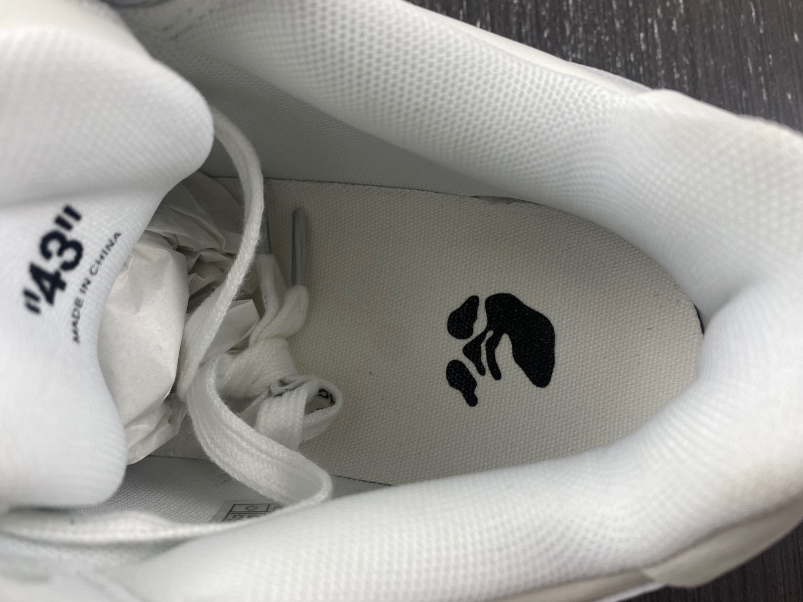 Off-White c/o Virgil Abloh