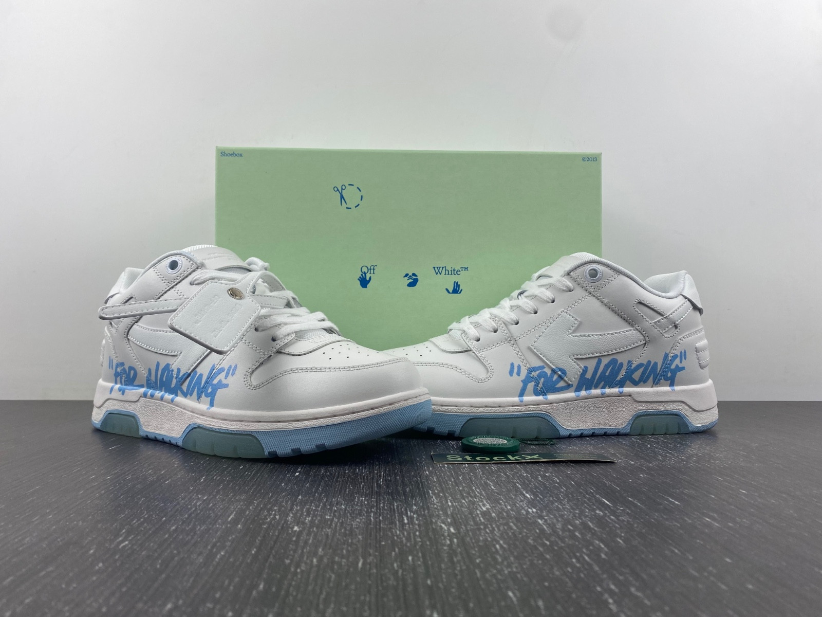 Off-White c/o Virgil Abloh