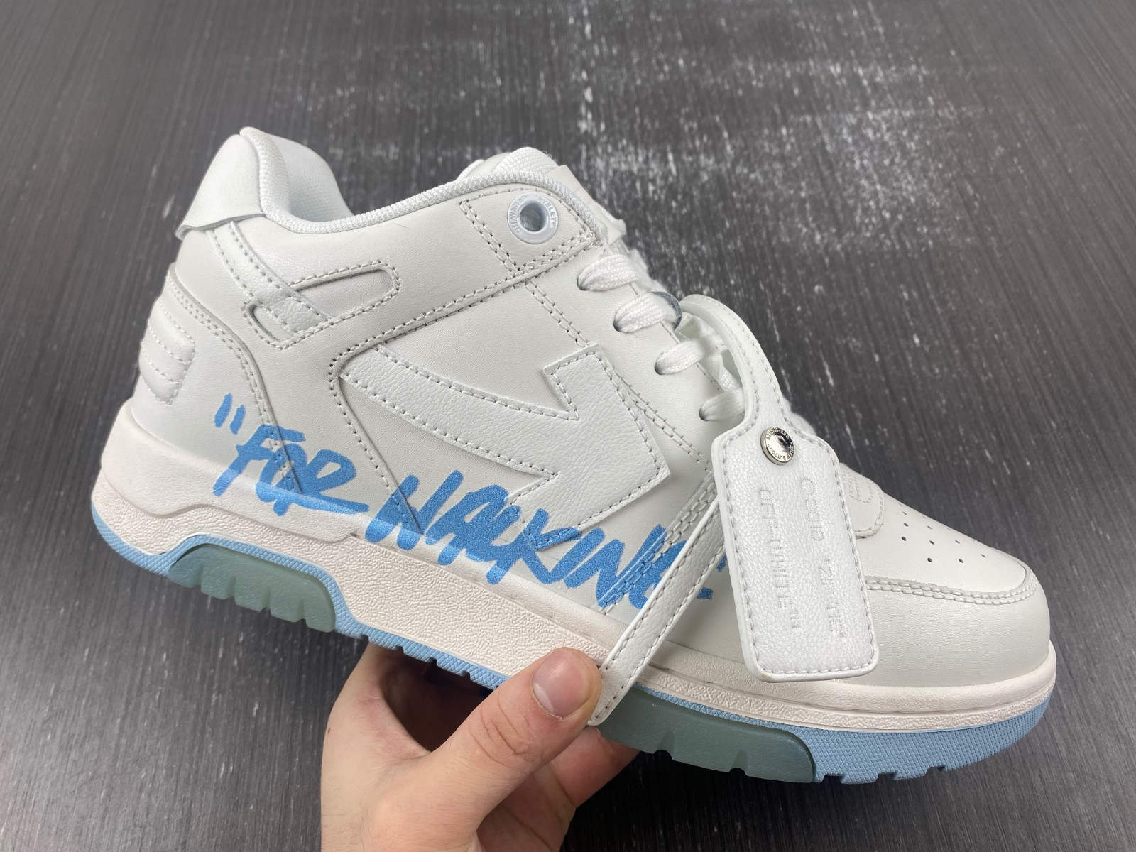 Off-White c/o Virgil Abloh