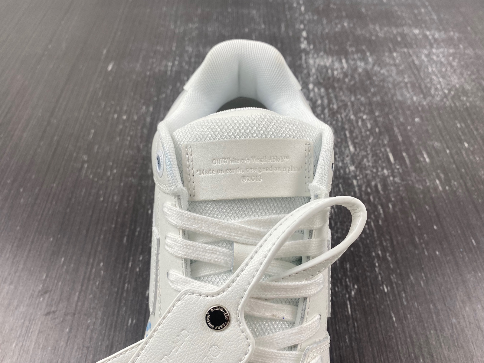 Off-White c/o Virgil Abloh