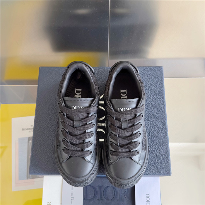 DR B33 SNEAKER