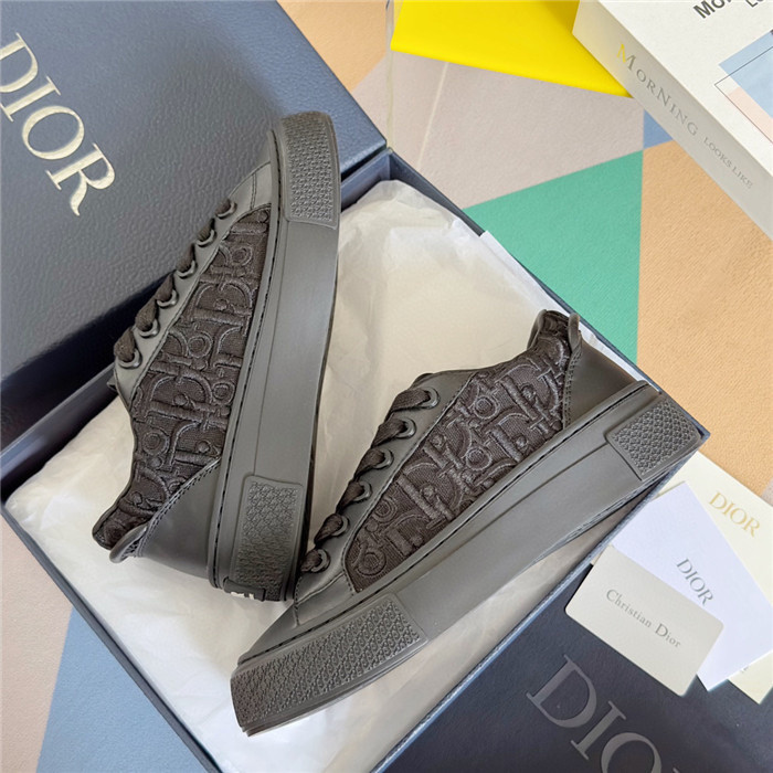 DR B33 SNEAKER