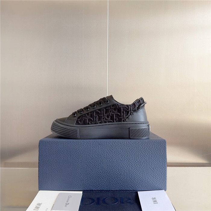 DR B33 SNEAKER