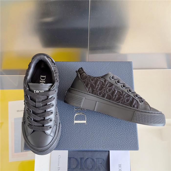 DR B33 SNEAKER