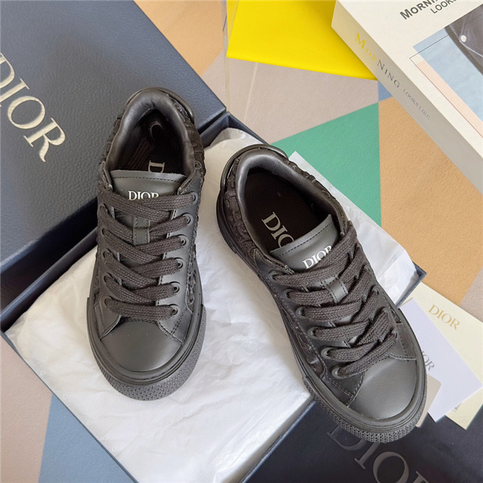 DR B33 SNEAKER