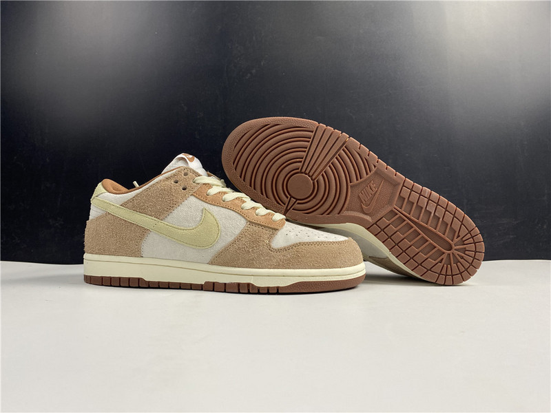 Nike Dunk Low PRM "Medium Curry" DD1390-100