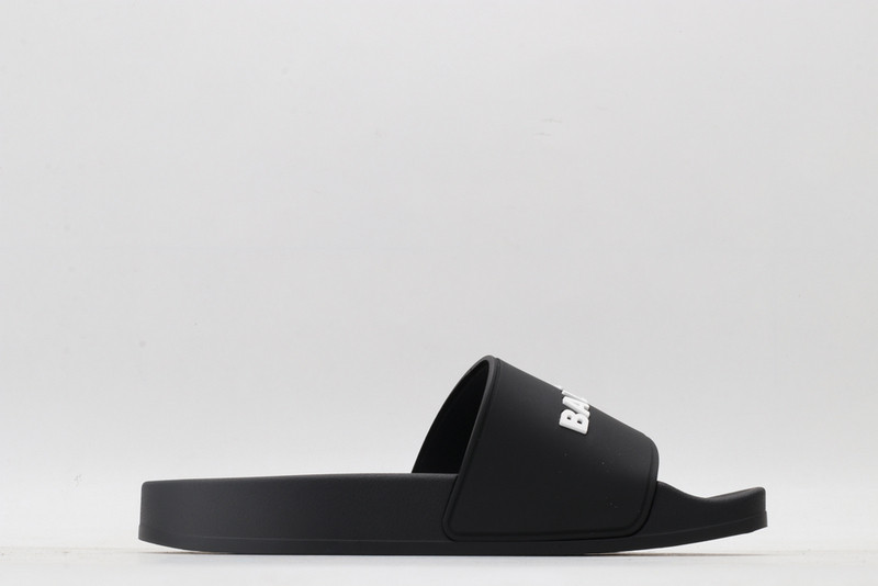 Ba*len*cia*ga black slides