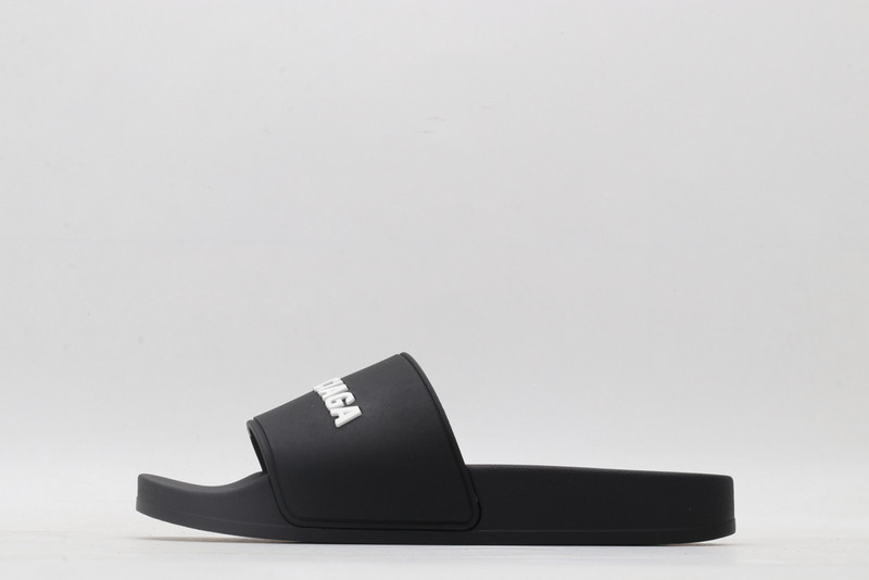 Ba*len*cia*ga black slides