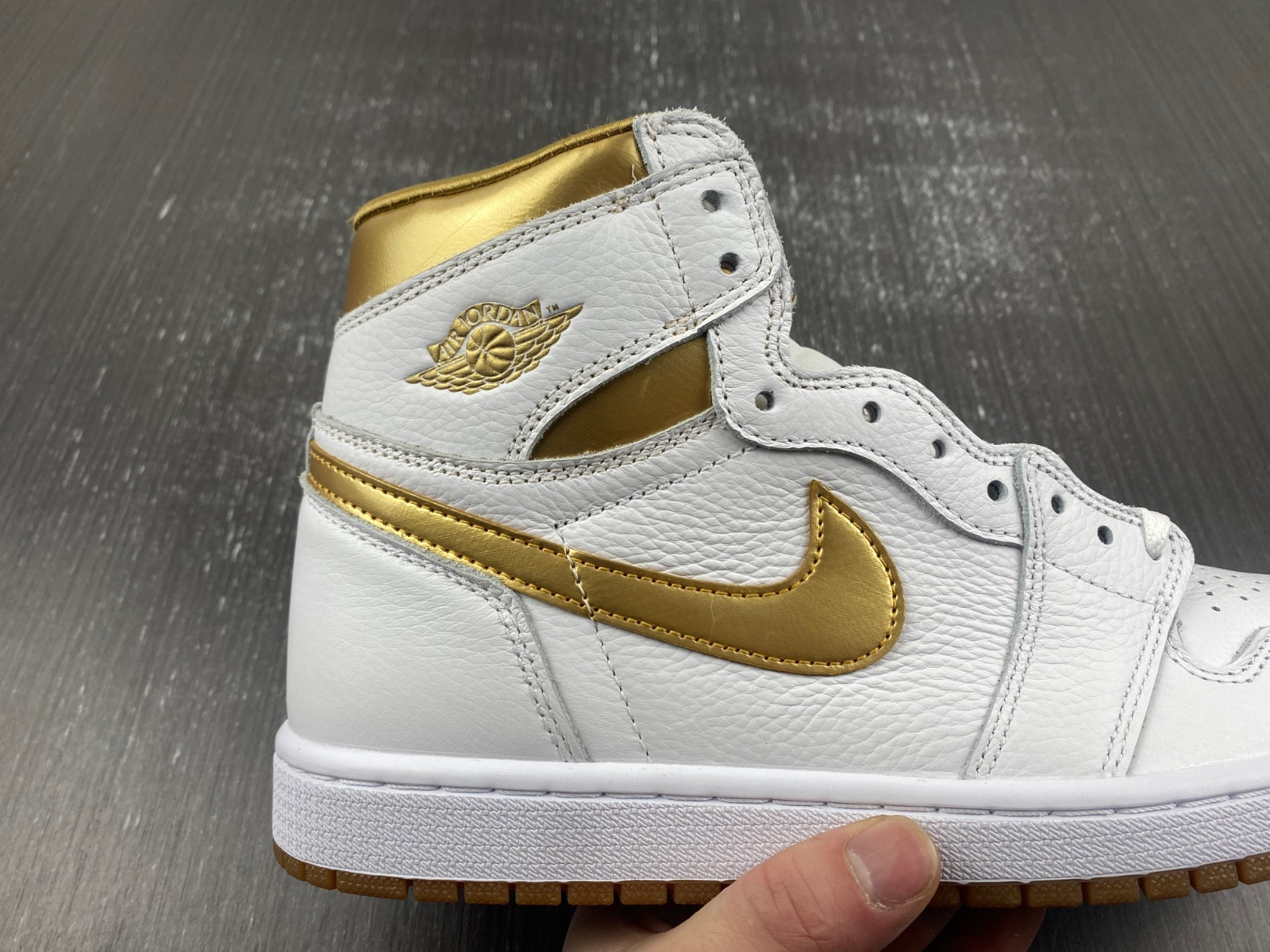 Air Jordan 1 Retro High OG FD2596-107