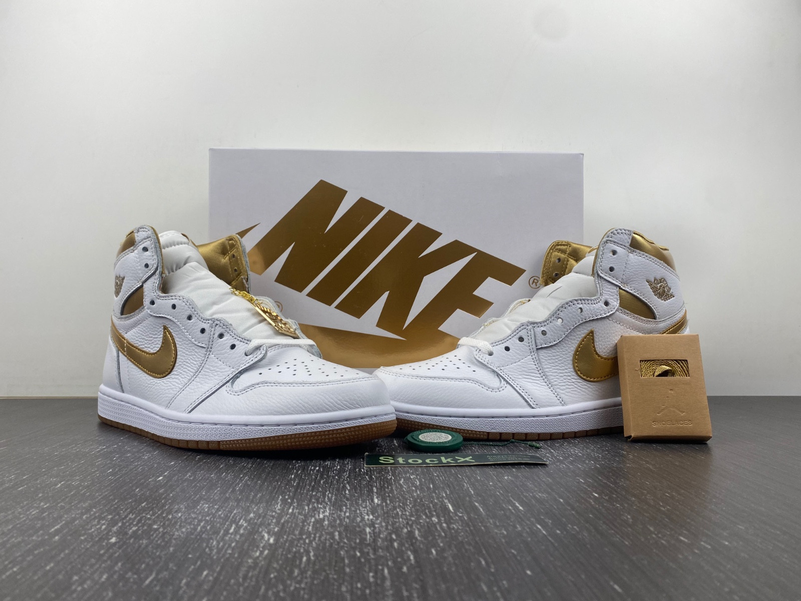 Air Jordan 1 Retro High OG FD2596-107